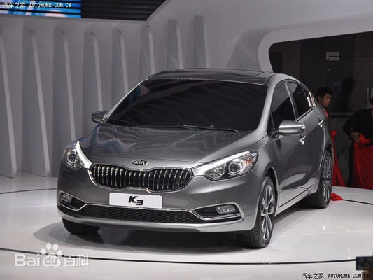 K3 Kia Subcompact Car 4-drzwiowa limuzyna z wysoką rozdzielczością ekranu dotykowego