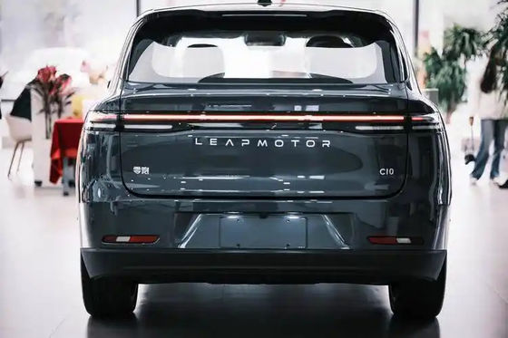 średniej wielkości crossover Leapmotor C10 Gray 530 Comfort Edition Electric Family SUV