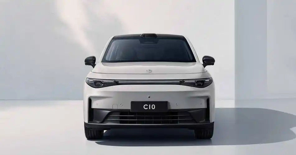 średniej wielkości crossover Leapmotor C10 Gray 530 Comfort Edition Electric Family SUV